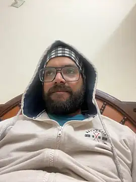 Snapshot of Arsh_Loves_Luv chatting on 23, 12, 2024 Arsh Loves Luv online show from 23, 12, 2024