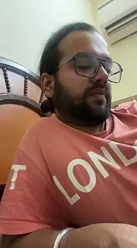 Snapshot of Arsh_Loves_Luv chatting on 28, 12, 2024 Arsh Loves Luv online show from 28, 12, 2024