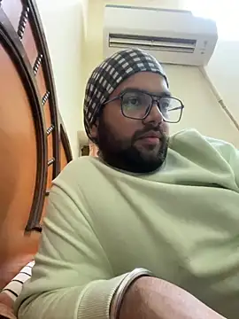 Snapshot of Arsh_Loves_Luv chatting on 29, 12, 2024 Arsh Loves Luv online show from 29, 12, 2024