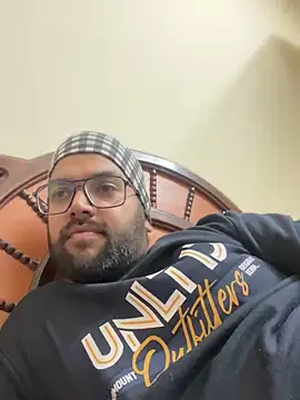 Snapshot of Arsh_Loves_Luv chatting on 1, 1, 2025 Arsh Loves Luv online show from 1, 1, 2025