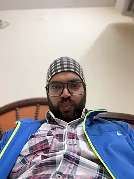 Snapshot of Arsh_Loves_Luv chatting on 5, 1, 2025 Arsh Loves Luv online show from 5, 1, 2025