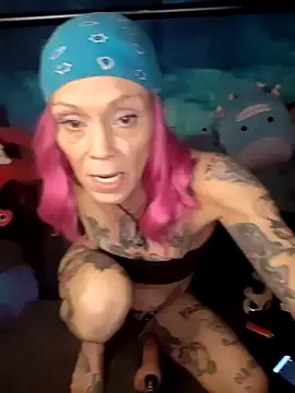 MommyMisfit online show from 6, 11, 2025