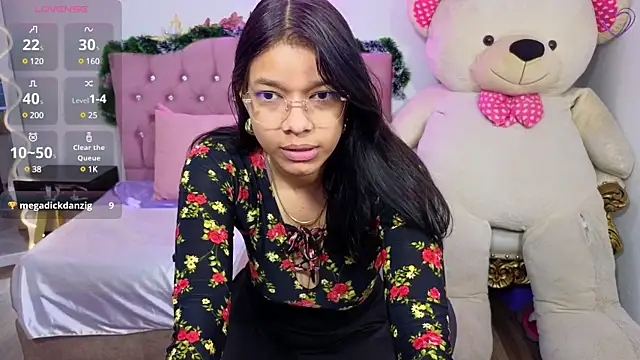 Snapshot of Emilly_tay chatting on 10, 1, 2025 Emilly tay online show from 10, 1, 2025