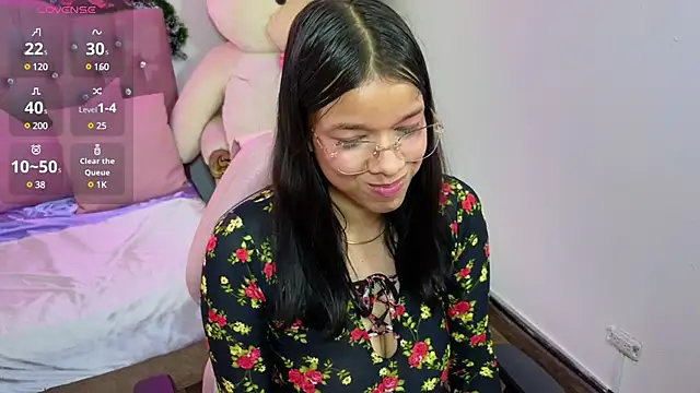 Snapshot of Emilly_tay chatting on 10, 1, 2025 Emilly tay online show from 10, 1, 2025