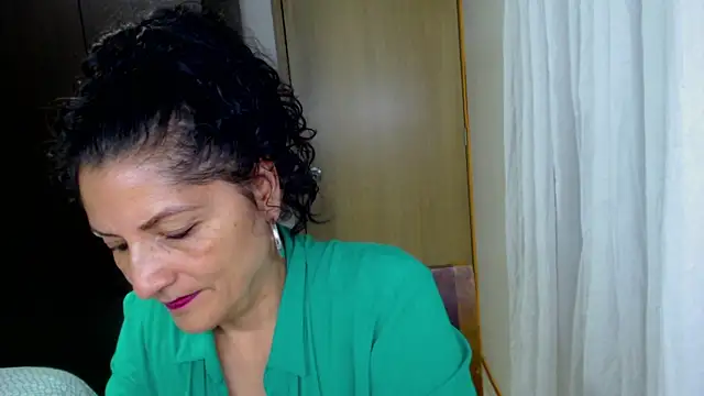 Snapshot of arianna_ros3 chatting on 14, 5, 2026 arianna ros3 online show from 14, 5, 2026