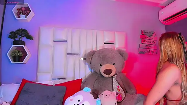 Aileen 18 online show from 18, 10, 2025