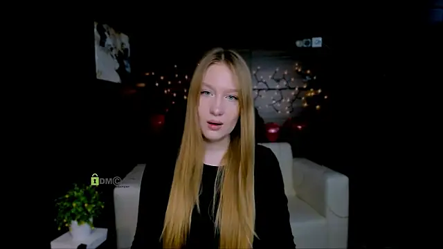 Snapshot of playful_sophie chatting on 7, 3, 2025 playful sophie online show from 7, 3, 2025