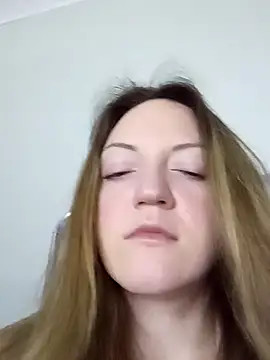 KattyLuuu online show from 15, 4, 2026