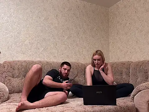 Snapshot of AzallandRoom chatting on 25, 11, 2025 AzallandRoom online show from 25, 11, 2025