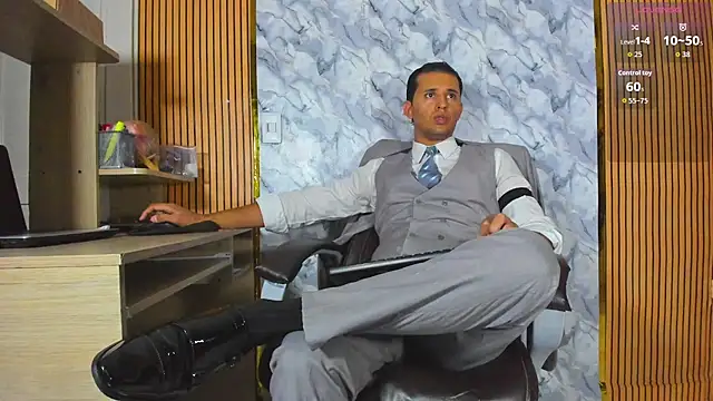 Snapshot of Hideintheoffice chatting on 12, 6, 2026 Hideintheoffice online show from 12, 6, 2026