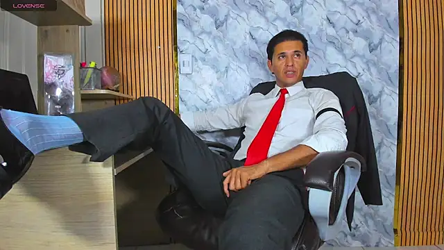 Hideintheoffice online show from 25, 6, 2026