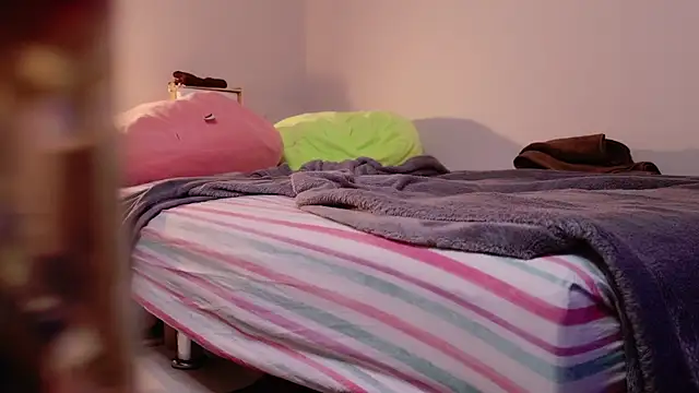 Night Scoop Cam online show from 23, 12, 2024