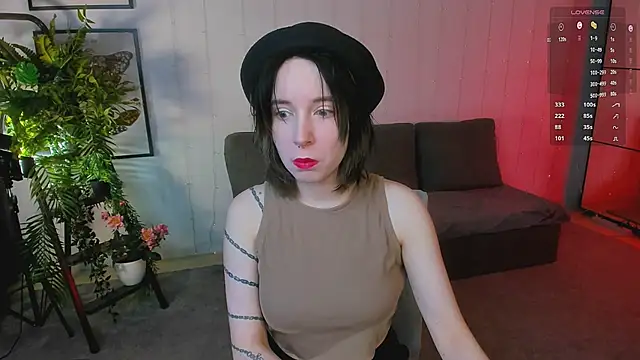 lilithlunna online show from 6, 2, 2025