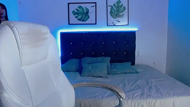 mia collens online show from 21, 12, 2025