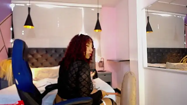 lauraltt online show from 11, 1, 2025