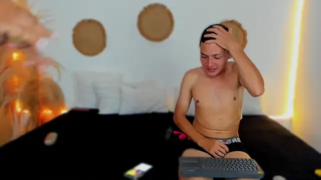 Snapshot of TifannyRossiii chatting on 22, 3, 2025 TifannyRossiii online show from 22, 3, 2025