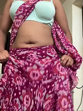 Snapshot of priyadevi17 chatting on 20, 12, 2024 priyadevi17 online show from 20, 12, 2024