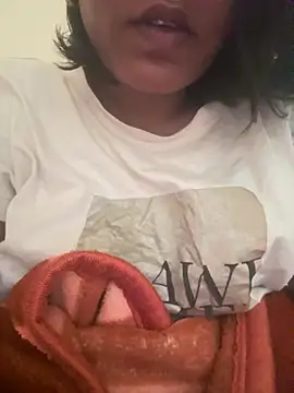 Snapshot of priyadevi17 chatting on 25, 1, 2025 priyadevi17 online show from 25, 1, 2025