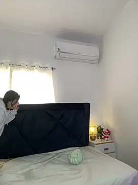 Lily Woodz online show from 17, 3, 2026