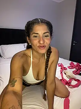 AlejandritaMilano online show from 8, 2, 2026