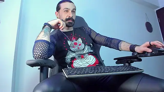 Snapshot of AxelColton chatting on 3, 3, 2026 AxelColton online show from 3, 3, 2026