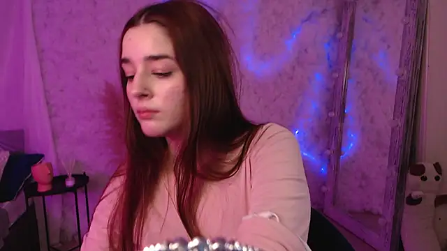 Lolly lipss  online show from 22, 12, 2024