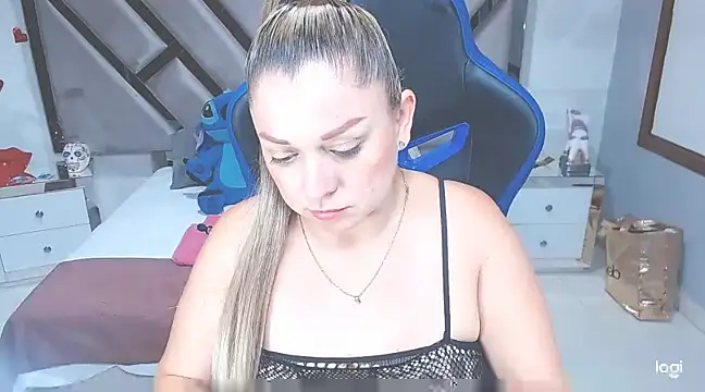 Snapshot of natalia5560 chatting on 9, 2, 2025 natalia5560 online show from 9, 2, 2025