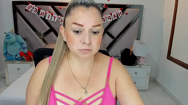 Snapshot of natalia5560 chatting on 23, 9, 2025 natalia5560 online show from 23, 9, 2025