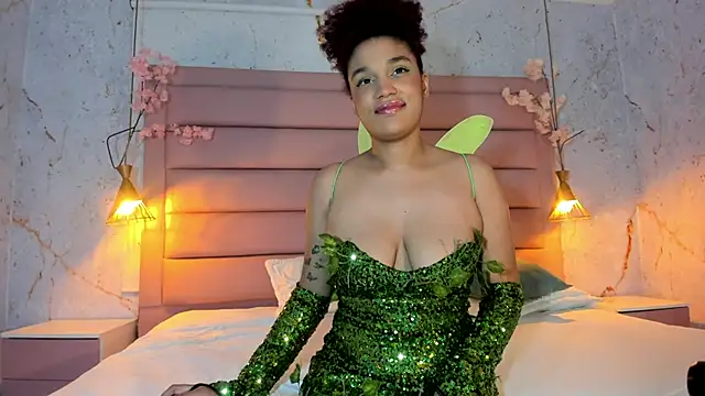 Snapshot of loladupont chatting on 12, 10, 2025 loladupont online show from 12, 10, 2025