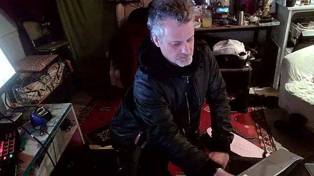 SilverandFox online show from 10, 3, 2025