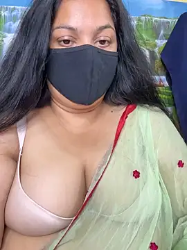 Snapshot of FlatVincy4 chatting on 12, 9, 2025 FlatVincy4 online show from 12, 9, 2025