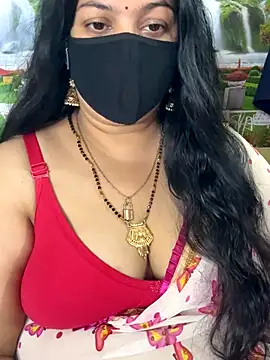 Snapshot of FlatVincy4 chatting on 6, 10, 2025 FlatVincy4 online show from 6, 10, 2025