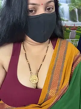 Snapshot of FlatVincy4 chatting on 12, 10, 2025 FlatVincy4 online show from 12, 10, 2025