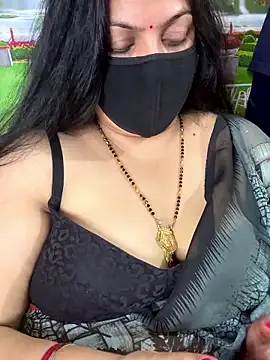 Snapshot of FlatVincy4 chatting on 13, 10, 2025 FlatVincy4 online show from 13, 10, 2025