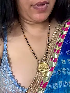 Snapshot of FlatVincy4 chatting on 17, 10, 2025 FlatVincy4 online show from 17, 10, 2025