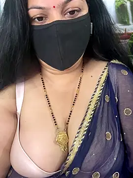 Snapshot of FlatVincy4 chatting on 18, 10, 2025 FlatVincy4 online show from 18, 10, 2025