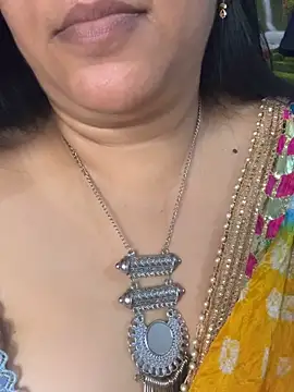 Snapshot of FlatVincy4 chatting on 25, 10, 2025 FlatVincy4 online show from 25, 10, 2025