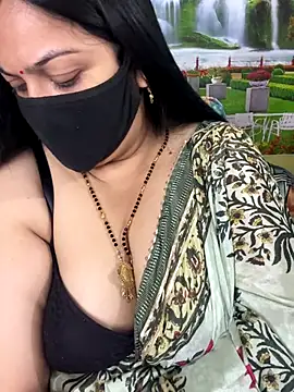 Snapshot of FlatVincy4 chatting on 3, 11, 2025 FlatVincy4 online show from 3, 11, 2025