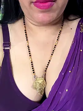 Snapshot of FlatVincy4 chatting on 7, 11, 2025 FlatVincy4 online show from 7, 11, 2025