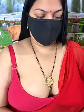 Snapshot of FlatVincy4 chatting on 9, 11, 2025 FlatVincy4 online show from 9, 11, 2025