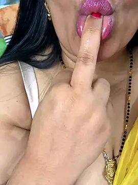 Snapshot of FlatVincy4 chatting on 10, 11, 2025 FlatVincy4 online show from 10, 11, 2025