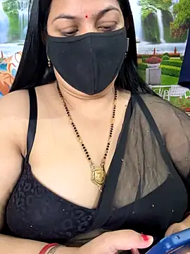 Snapshot of FlatVincy4 chatting on 12, 11, 2025 FlatVincy4 online show from 12, 11, 2025