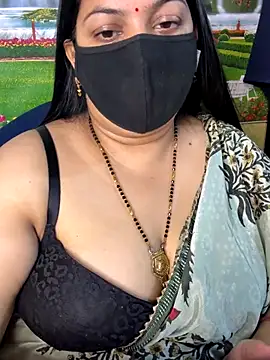 Snapshot of FlatVincy4 chatting on 13, 11, 2025 FlatVincy4 online show from 13, 11, 2025