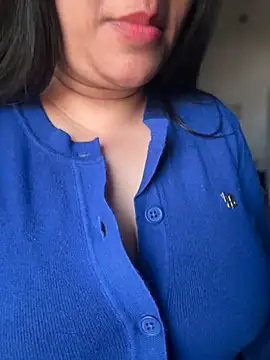 Snapshot of FlatVincy4 chatting on 1, 12, 2025 FlatVincy4 online show from 1, 12, 2025