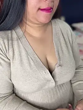 Snapshot of FlatVincy4 chatting on 4, 12, 2025 FlatVincy4 online show from 4, 12, 2025