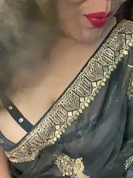 Snapshot of hot_menka chatting on 3, 2, 2025 hot menka online show from 3, 2, 2025