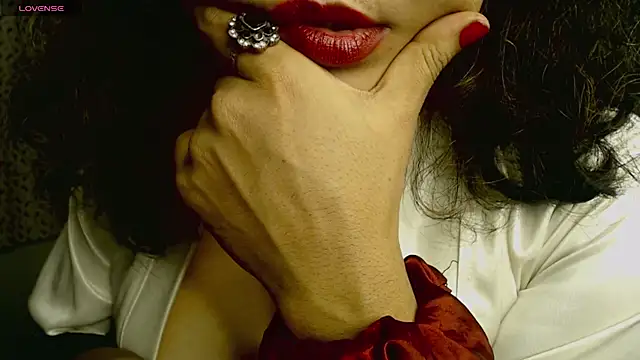 Snapshot of hot_menka chatting on 13, 11, 2025 hot menka online show from 13, 11, 2025