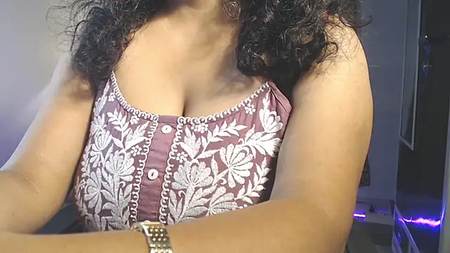 Snapshot of hot_menka chatting on 3, 6, 2026 hot menka online show from 3, 6, 2026