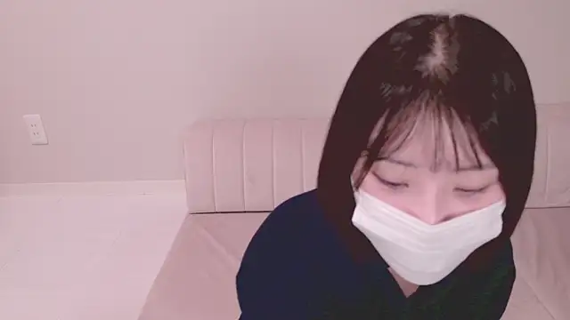 Snapshot of UYU_man chatting on 2, 2, 2025 UYU man online show from 2, 2, 2025