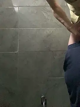 Snapshot of ekskekejejej chatting on 5, 11, 2025 ekskekejejej online show from 5, 11, 2025